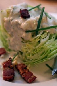 iceberg salad with blue cheese dressing