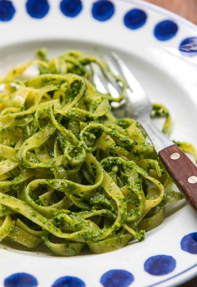 http://davidlebovitz.com.s3.amazonaws.com/wp-content/uploads/2017/03/Bears-Garlic-Ramps-Pesto-recipe-12-640x931.jpg